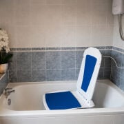 DIETZ KANJO Eco Banyo Asansörü | Almanya Menşeili, Lityum Bataryalı ve Geriye Yatabilen Güvenli Küvet Asansörü
