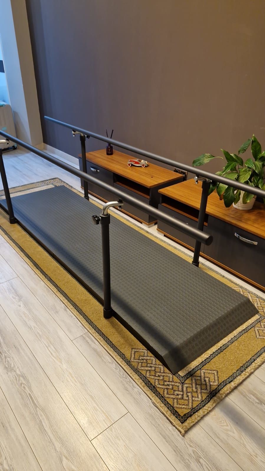 2 Metre Zeminli Yükseklik Ve Genişlik Ayarlanabilir, Paralel Bar orjınal urun fizik tedavi yürüme barı