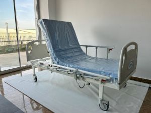 Hasta Karyolası 2 Motorlu Abs Başlıklı Alüminyum Korkuluklu