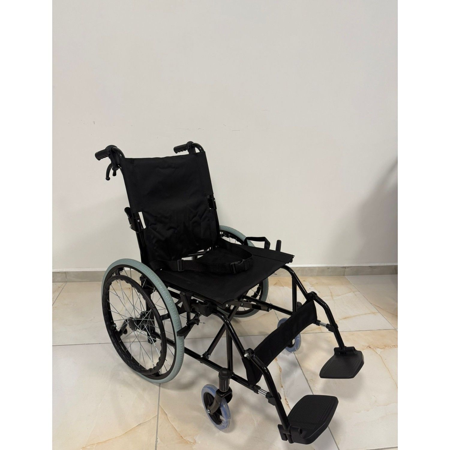Comfort Plus DM-863-20 Transfer Özellikli Tekerlekli Sandalye kolçaklar hareketli